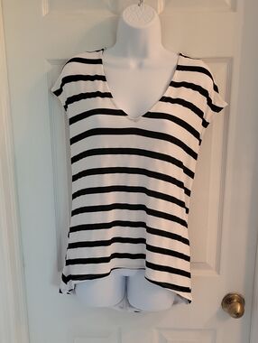 White House Black Market Black & White Striped V-Neck Short Sleeve Top